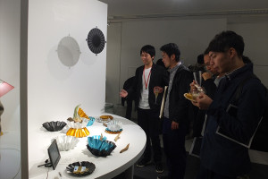MATERIAL DESIGN EXHIBITION 2016 参加クリエイター：倉本仁 / 北川大輔 / 吉田真也 / 小池和也 / AZUCHI ゲストトーク：柴田文江（Design Studio S）× 中嶋浩善（住友化学株式会社） プロトタイププレゼンテーション ファシリテーター:鈴木啓太