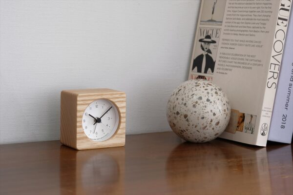 NEUT alarm clock / Lemnos