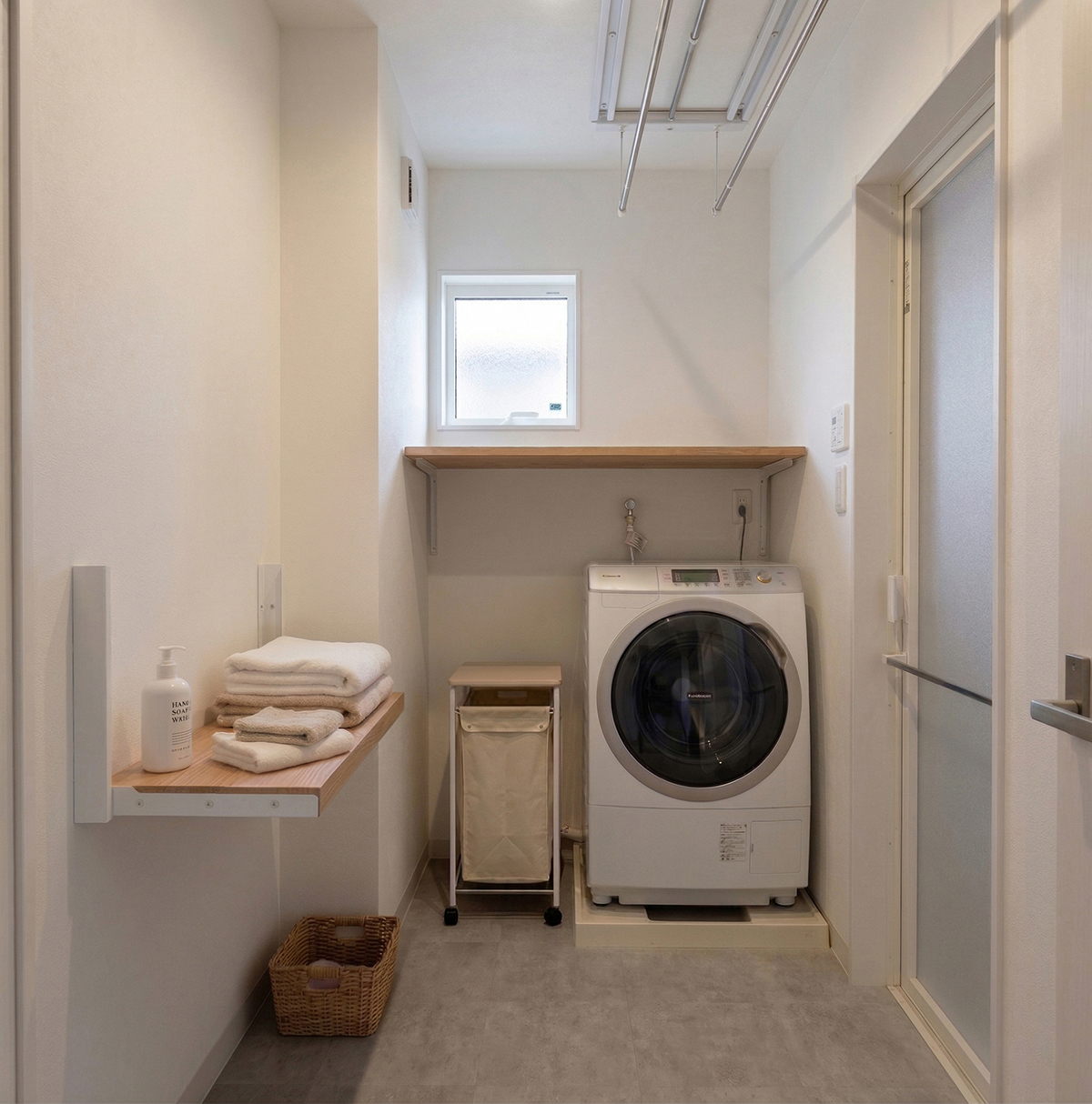 たたむと厚さ3cmになる棚受け TANNER FLATTA デザイン事例 DIY リノベ/ Doogdesign. Inc.