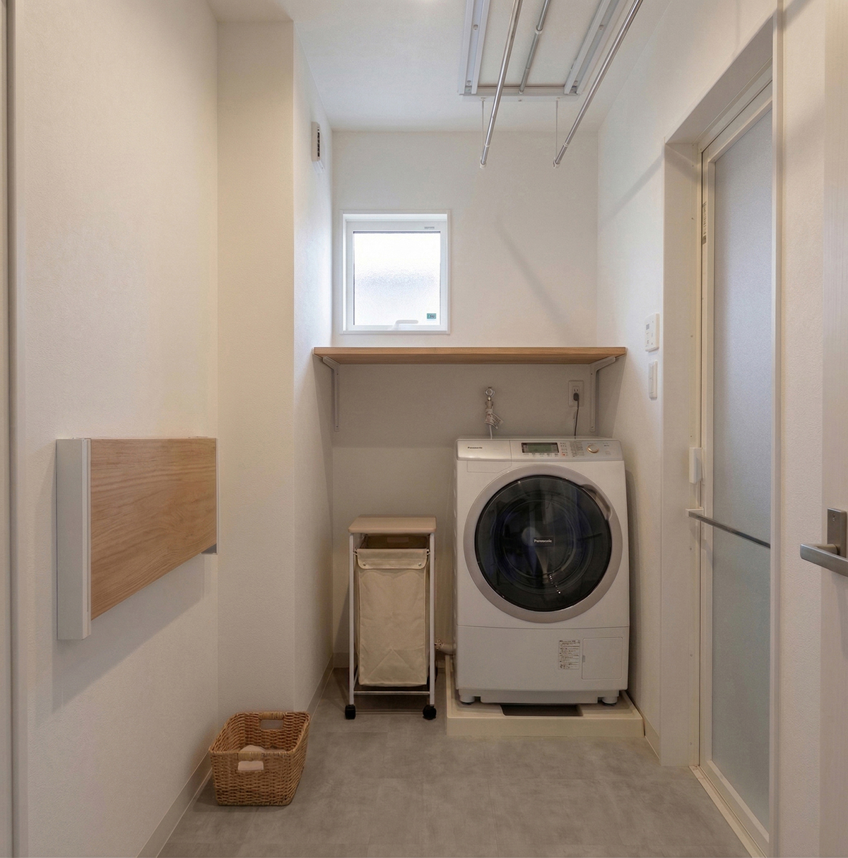 たたむと厚さ3cmになる棚受け TANNER FLATTA デザイン事例 DIY リノベ/ Doogdesign. Inc.